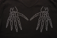 T-Shirt mit Strassmotiv Hnde